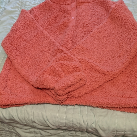 XL Sherpa Sweatshirt - Picture 2 of 6